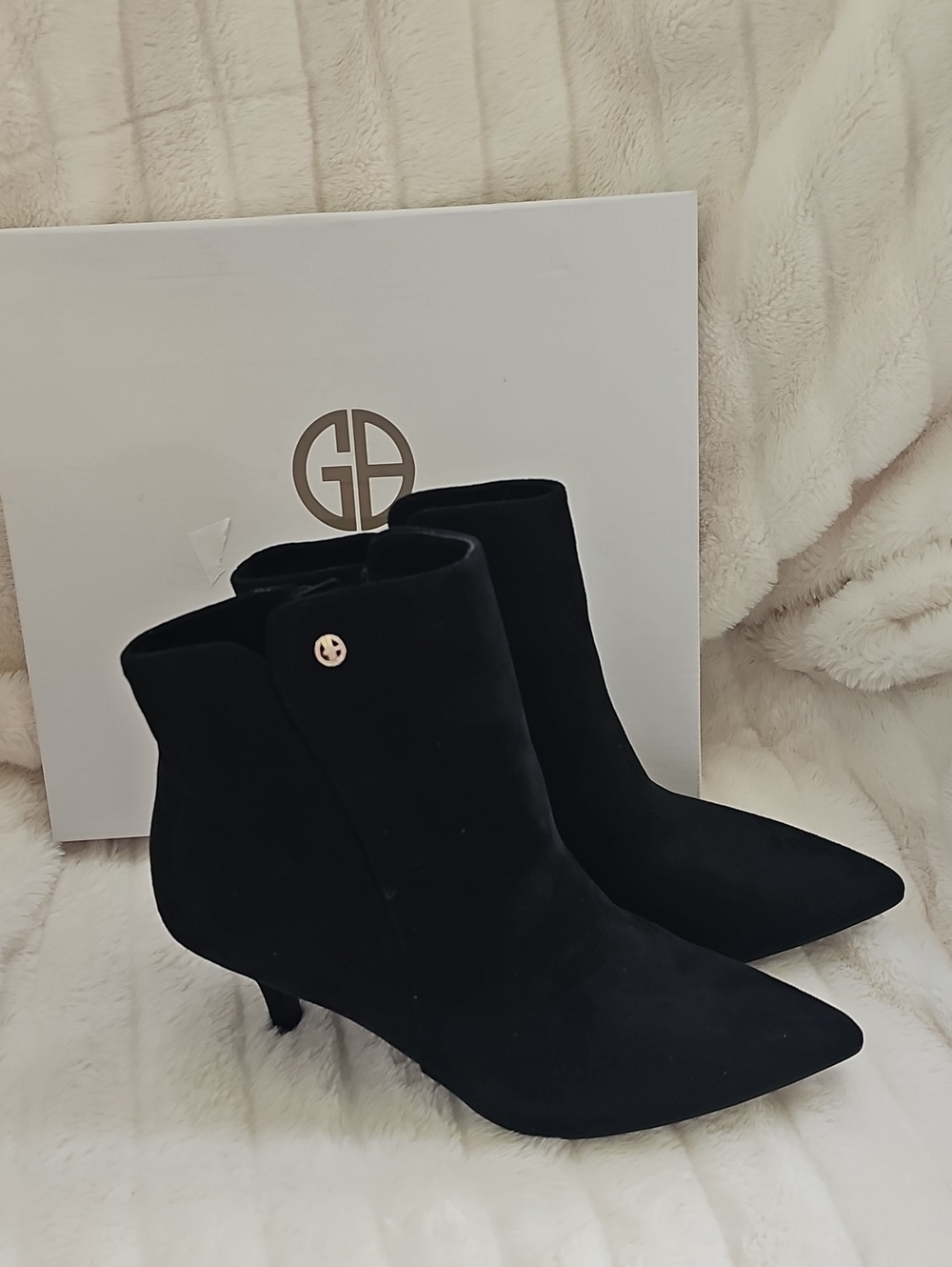 Giani Bernini Black Suede Pointed-Toe Ankle Booties with Kitten Heel NIB